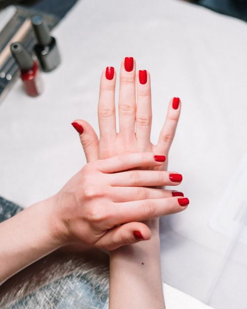 Manicura roja